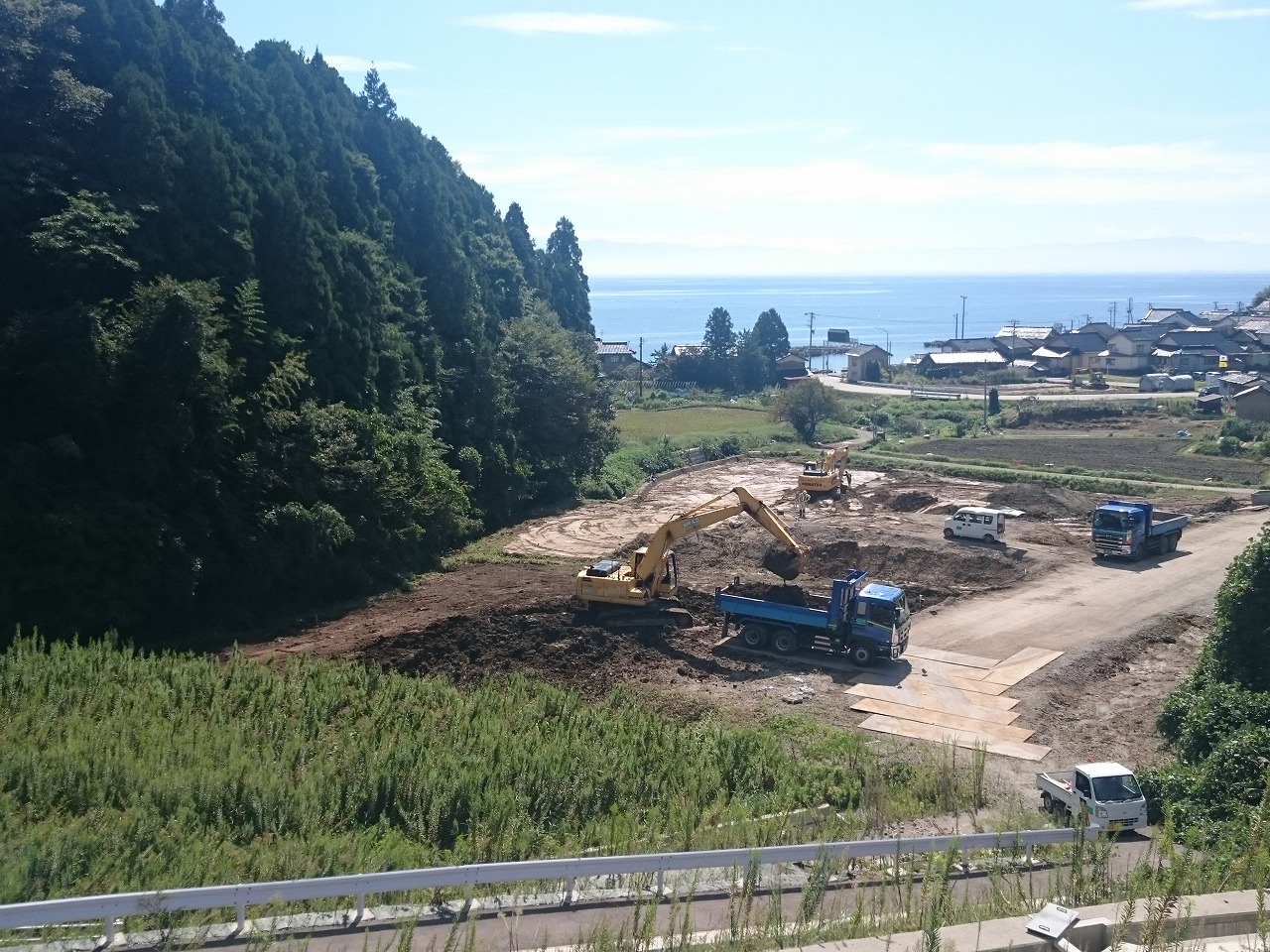 中波・脇道路整備工事