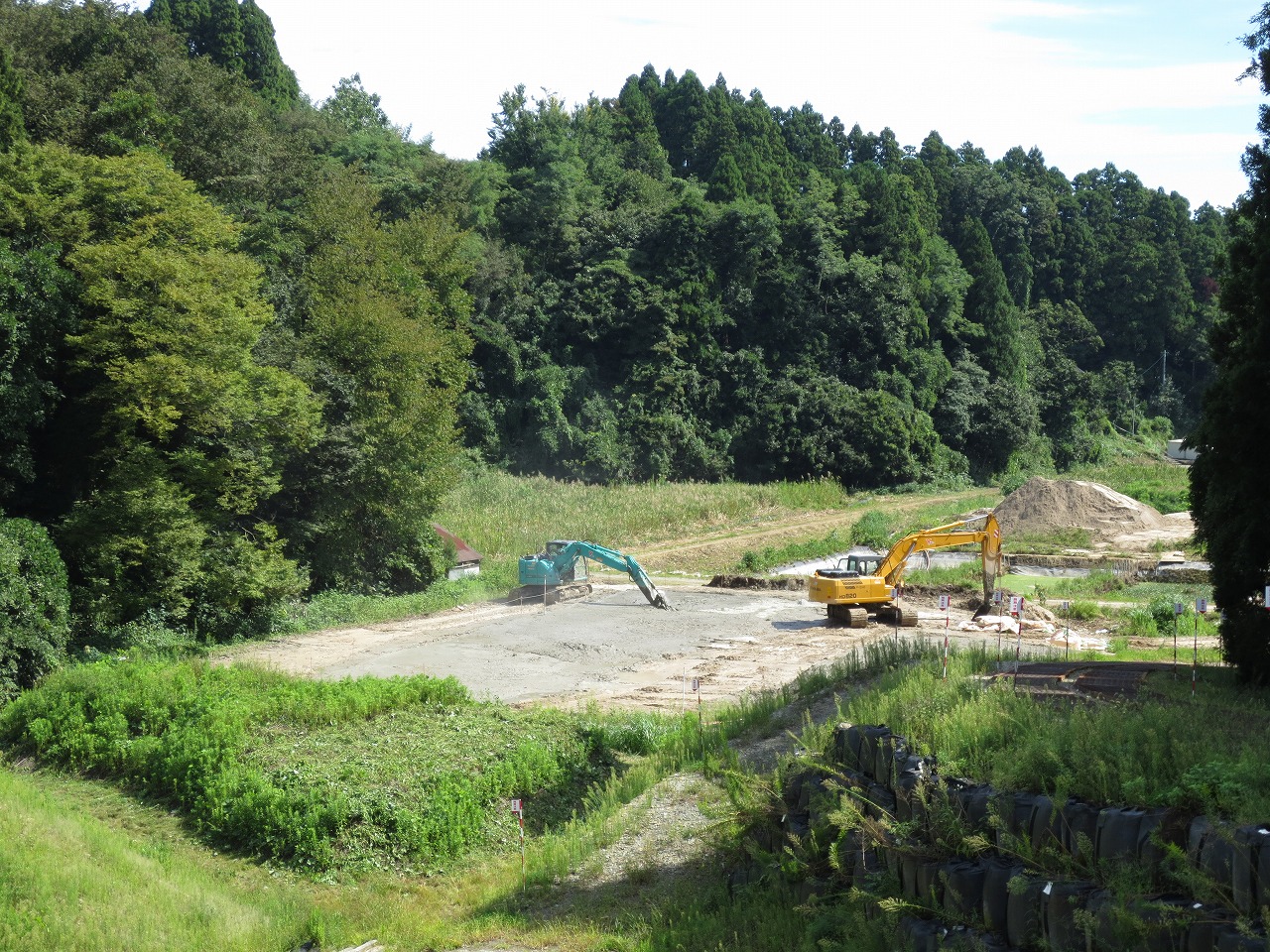 中波・脇道路整備工事