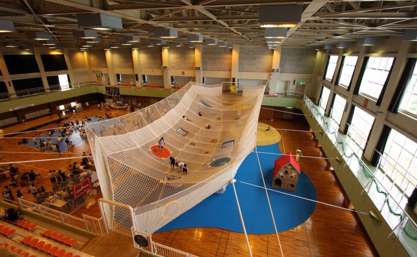 岡部はオリジナルの特注遊具を得意とする遊具メーカーです