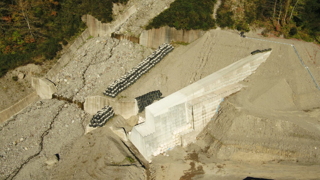 有峰（二の谷）砂防堰堤