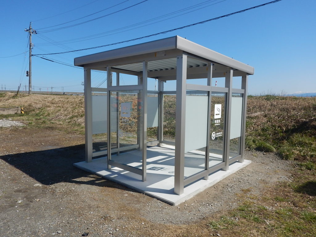 屋外喫煙ブース